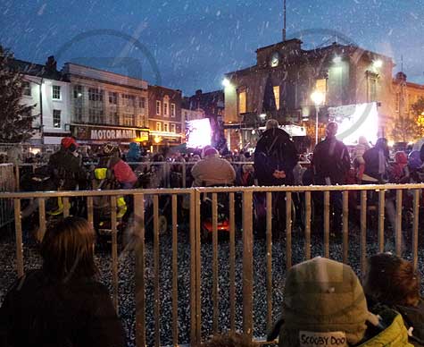 15-person disabled viewing platform for Mansfield Christmas Lights switch on.